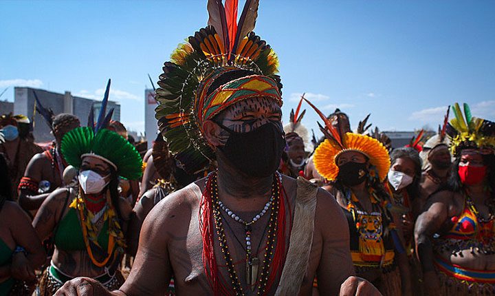 Aumentam invasões e crueldade contra indígenas no Brasil