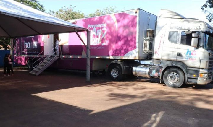 Carreta do Hospital de Amor leva exames gratuitos a mulheres da Vila Nasser