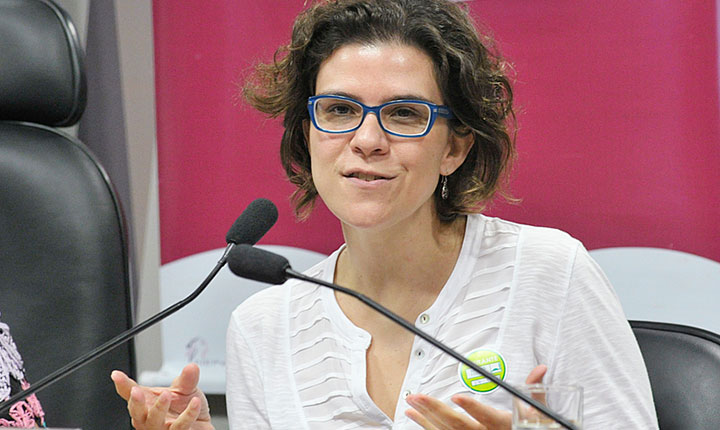 Flávia Biroli: “Mulheres rejeitam Bolsonaro por crise econômica e pautas conservadoras”