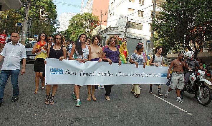 Em carta a Lula, movimento trans clama por fim da violência e lugar na “reconstrução do país”
