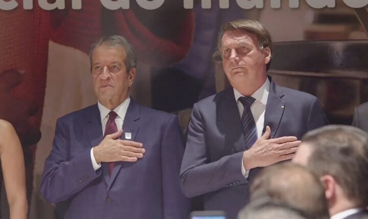 Bolsonaro vende caro sua saída do cargo, e o PL está disposto a pagar