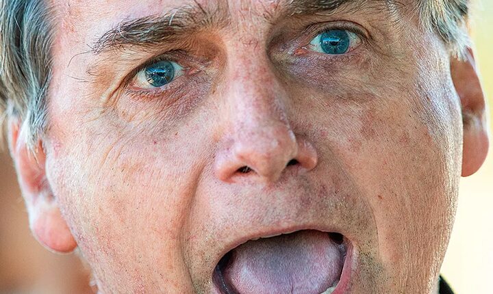 Bolsonaro pode dar perdão presidencial a si mesmo para evitar ser preso?