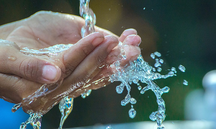 Estudo derruba mito dos 2 litros de água por dia