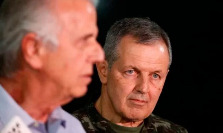 Novo comandante do Exército começa a restabelecer a ordem