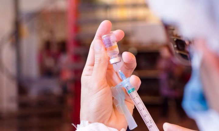 De 1ª a 4ª dose, vacinação contra a Covid-19 segue disponível em mais de 50 locais
