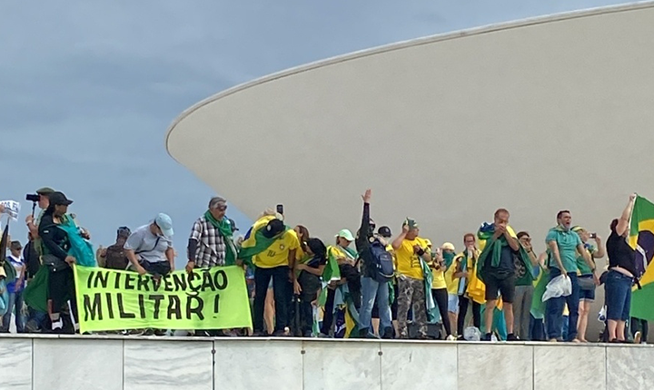Políticos de MS condenam ataques golpistas em Brasília