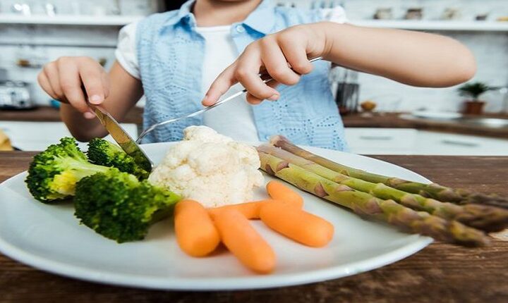 Veja as recomendações de uma alimentação segura para curtir a folia