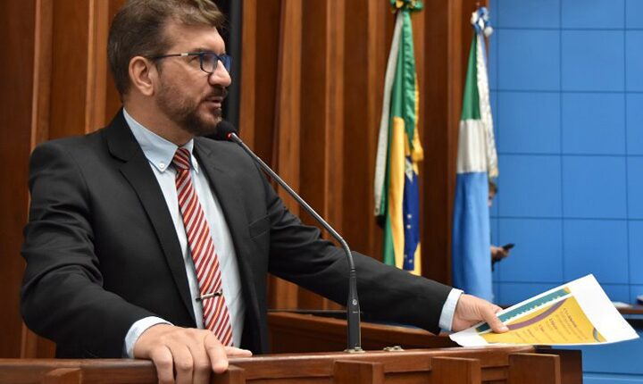 Kemp apresenta projeto de combate às fake news