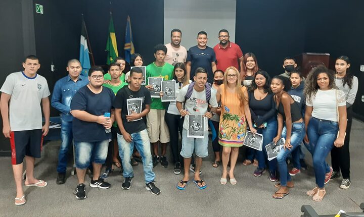 Após perder lavoura, Letícia fez de curso o pontapé para empreender em assentamento