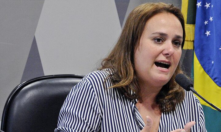 “Pode-se vislumbrar peculato e corrupção no caso das joias”, diz Eloísa Machado