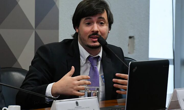 PL das Fake News: “regular as plataformas é uma tarefa da nossa geração”