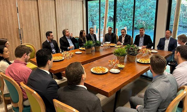 Mesa Diretora da ALEMS participa de discussões sobre Reforma Tributária