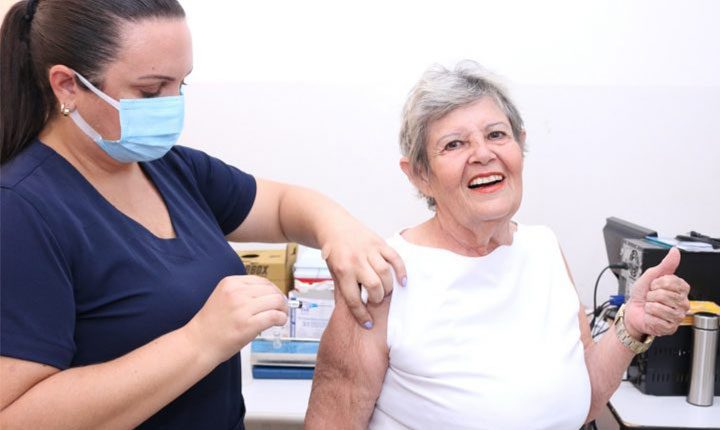 Vacinação contra a gripe está disponível durante todo o dia em mais de 70 locais
