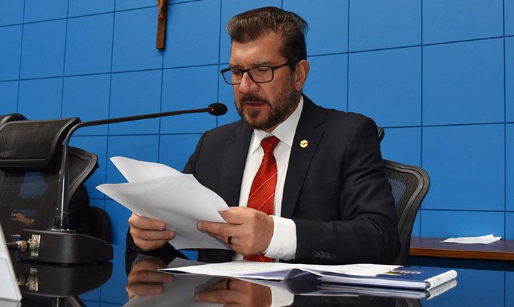 Projeto de Kemp prevê garantia de direitos a haitianos e venezuelanos refugiados em MS