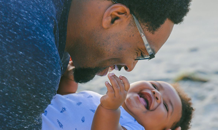 Pesquisa mostra como paternidade desafia homens negros