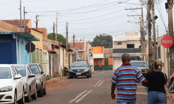 Governo do Estado regulariza mais de 300 moradias no Aero Rancho