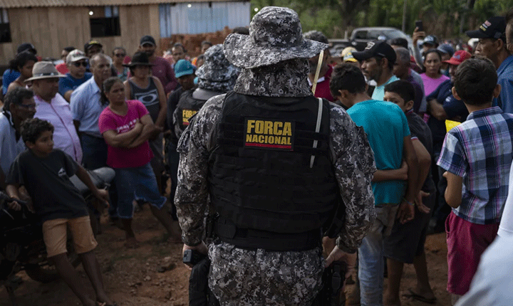 Madeireiros debatem compra de rifles para matar policiais em terra indígena