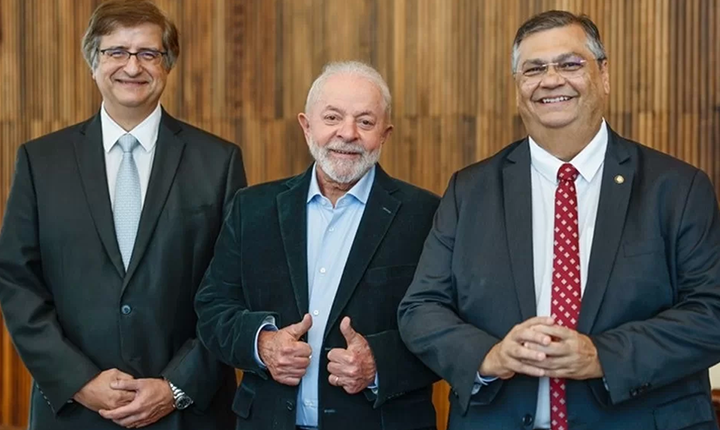Lula, com uma tacada só, faz o PT e Bolsonaro amargarem derrotas