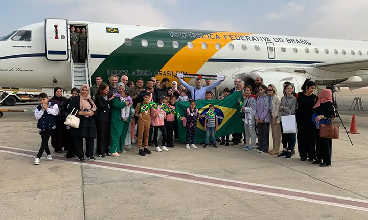 Brasileiros que deixaram Gaza tentam agora resgatar parentes que ficaram: Brasil deve elevar tom com Israel, dizem especialistas