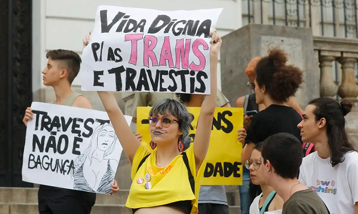 Novembro Azul deve incluir mulheres trans, defendem urologistas