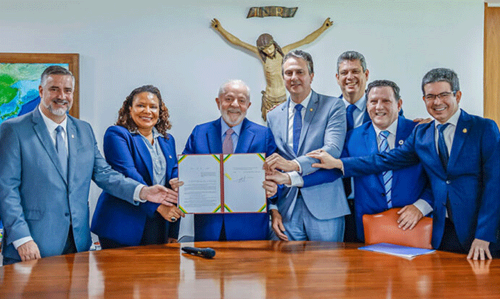 Vander comemora lei sancionada por Lula que cria o “Desenrola do Fies”