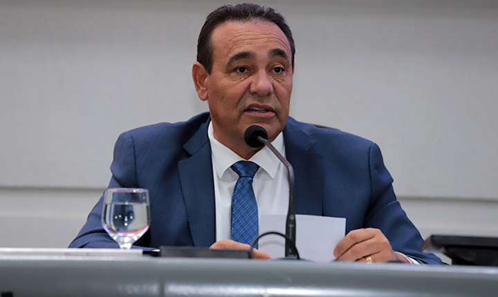 Carlão destaca papel fiscalizador da Câmara Municipal