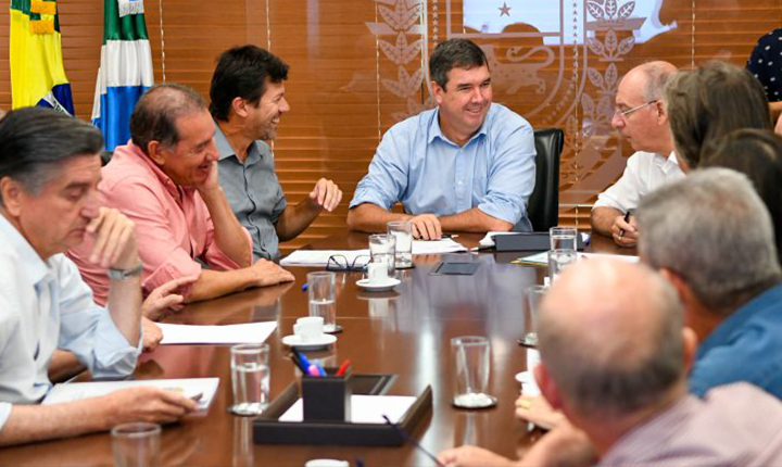 Riedel recebe prefeitos da Microrregião de Cassilândia e garante investimentos