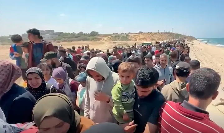 Israel ataca refugiados em Gaza enquanto mundo olha para conflito com Irã