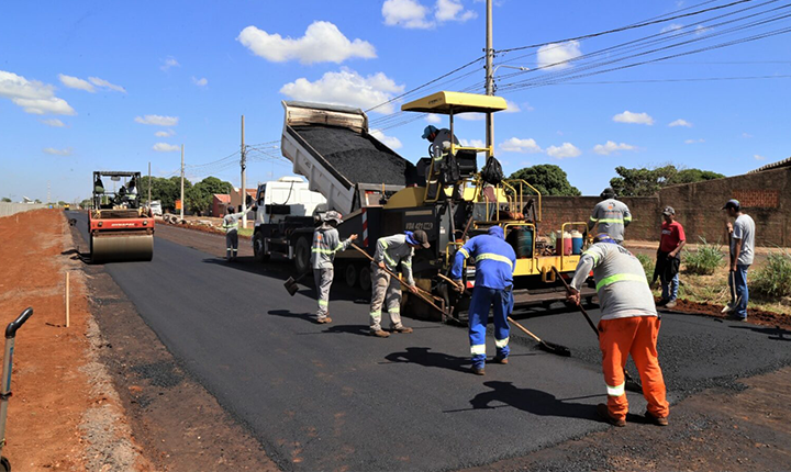 Pavimentação que liga o Bairro Serradinho ao Núcleo Industrial já muda região Imbirussu em Campo Grande