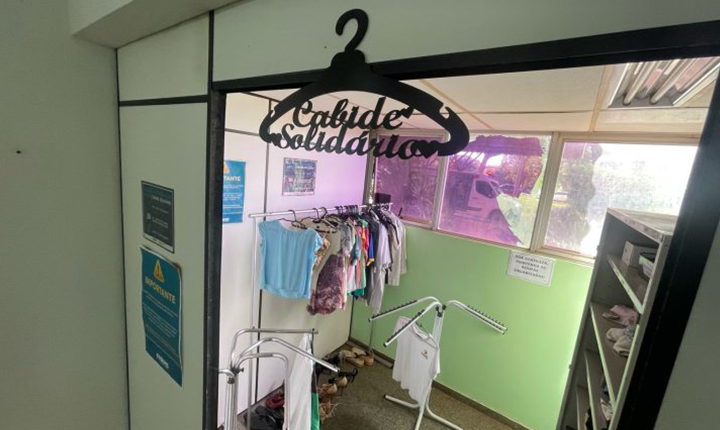 Cabide Solidário do Hospital Regional precisa de doação de casacos para crianças