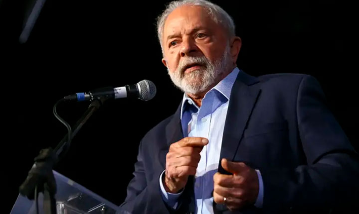 Lula diz que não tem que prestar contas a banqueiros, mas ao povo pobre