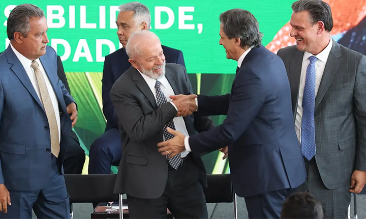 Quaest: avaliação positiva do governo Lula sobe de 33% para 36%