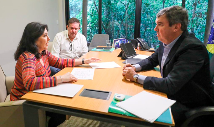 Riedel e Simone discutem investimentos e obras federais no Estado