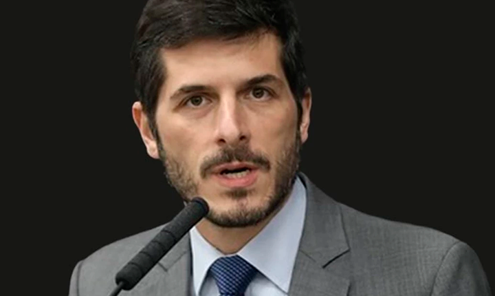 Luta contra escala 6×1 é reação a 10 anos de ataques aos direitos trabalhistas