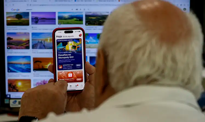 Número de lares urbanos com internet passou de 13% para 85% em 20 anos