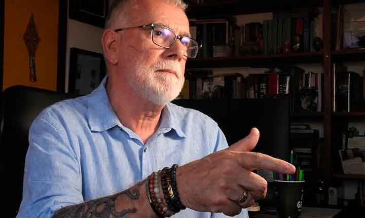 Esquecer a história é abrir caminho para novas tentativas de golpe, afirma historiador