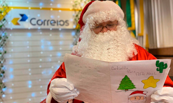 Papai Noel dos Correios: mais de 3,8 mil crianças ainda aguardam adoção de cartinhas