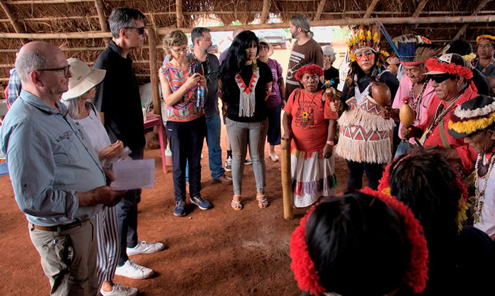 Casas de reza incendiadas e avanço neopentecostal ameaçam Guarani-Kaiowá em MS