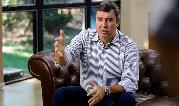 No Roda Viva, Riedel falará do futuro do MS e do PSDB