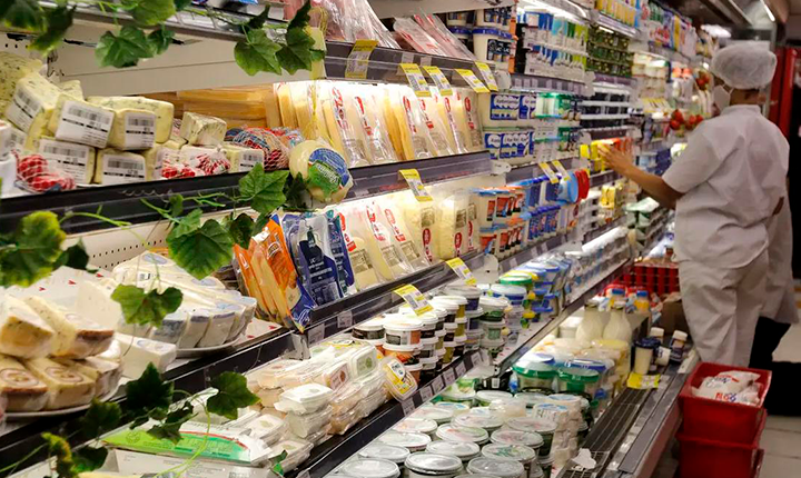 Governo zera imposto de importação para reduzir preços dos alimentos