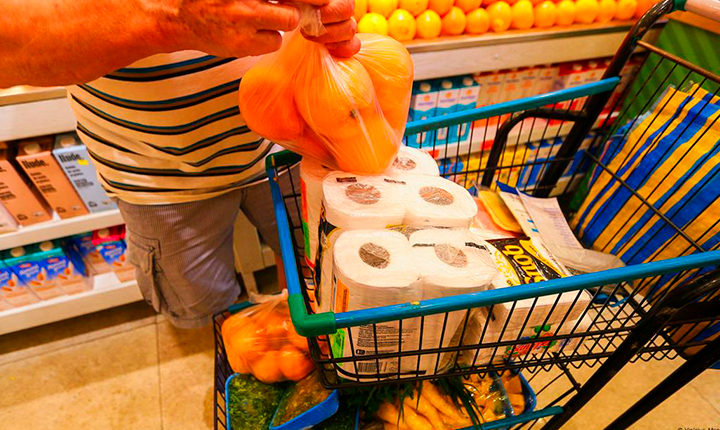 Como os brasileiros driblam a alta dos preços dos alimentos