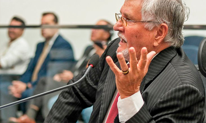 Zeca reage a pedido de exoneração de servidor por deputado do PL