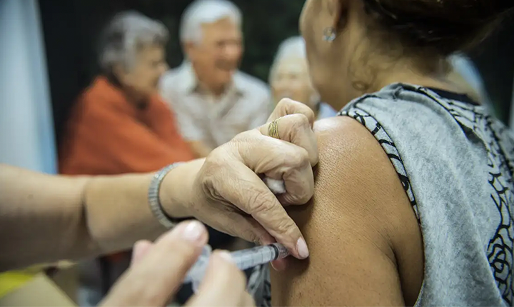 Campo Grande terá plantão de vacinação neste domingo