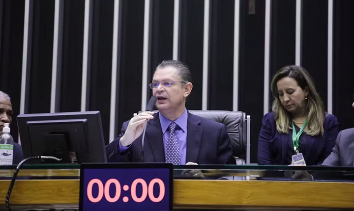 Anistia emperrada na Câmara revela racha político na direita