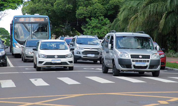 Começa o calendário anual de licenciamento com placas final 1 e 2