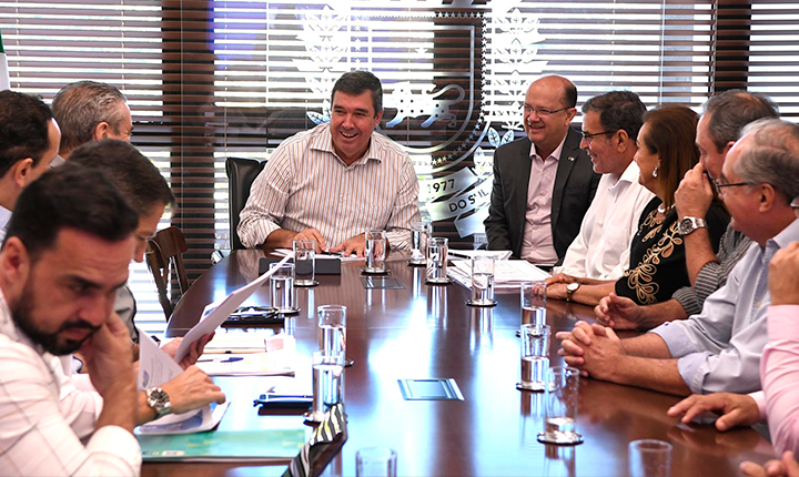 Riedel recebe demandas de Anastácio, Rochedo e Corguinho