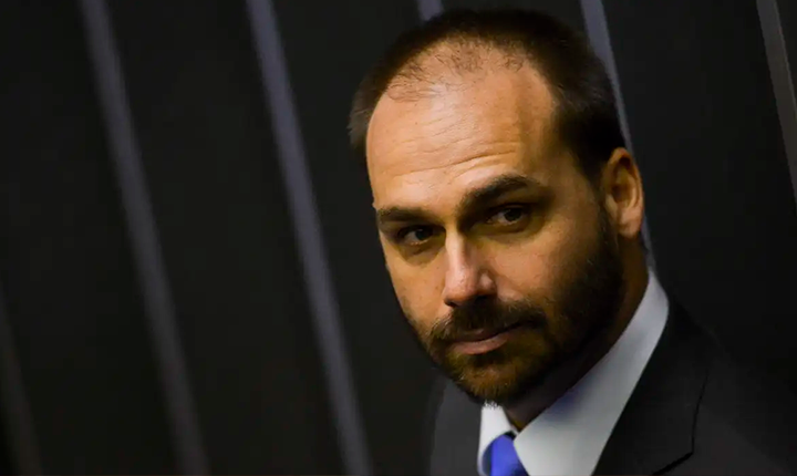 PGR pede investigação de Eduardo Bolsonaro por articulação contra o STF