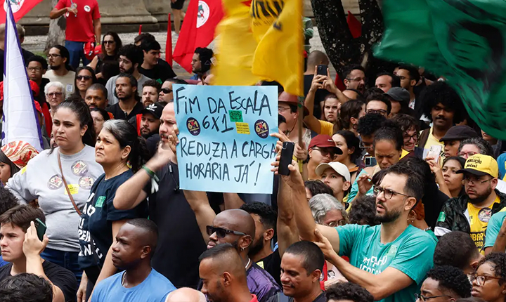 Fim da escala 6×1 divide Congresso, mas ganha apoio externo