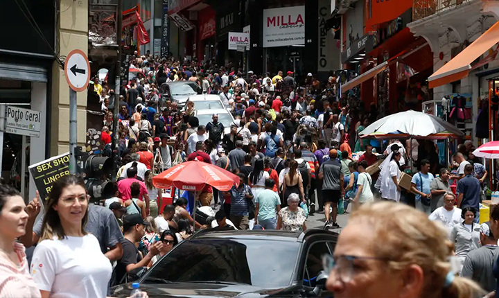 Brasil sobe no IDH, mas desigualdade persiste como obstáculo estrutural