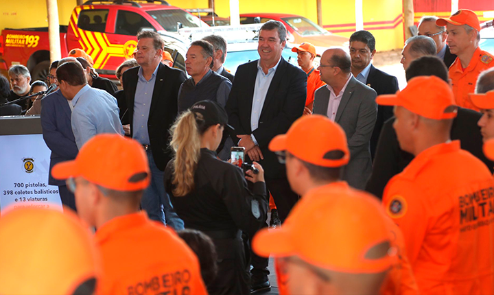 Riedel entrega viaturas e equipamentos para combate a incêndios e Polícia Penal